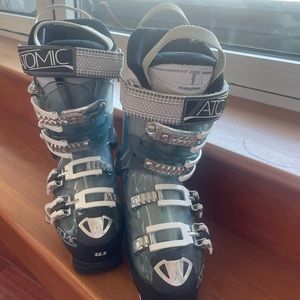 Atomic Ski Boots